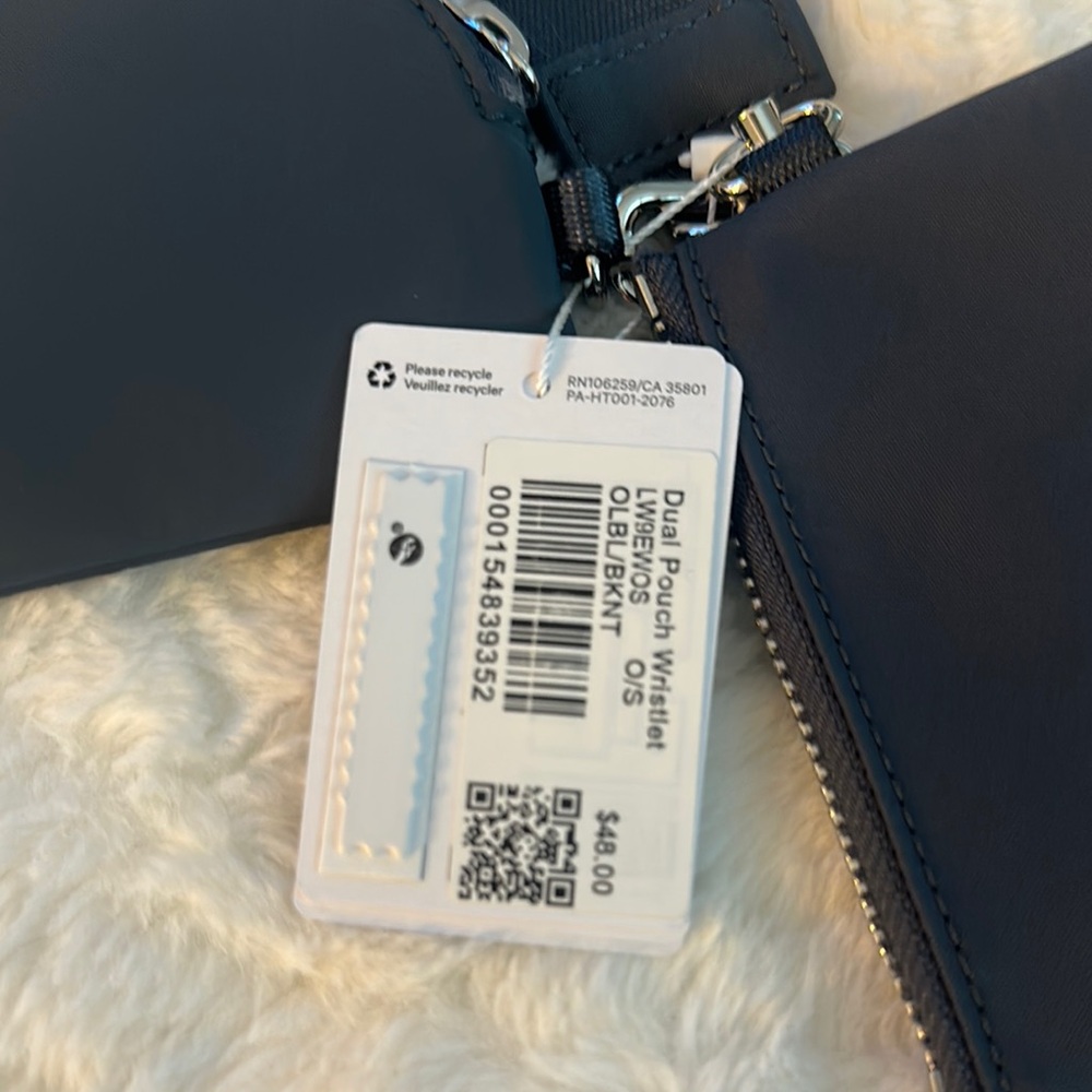 Lululemon Dual Pouch Wristlet in Oil Blue, OS - Picture 10 of 12